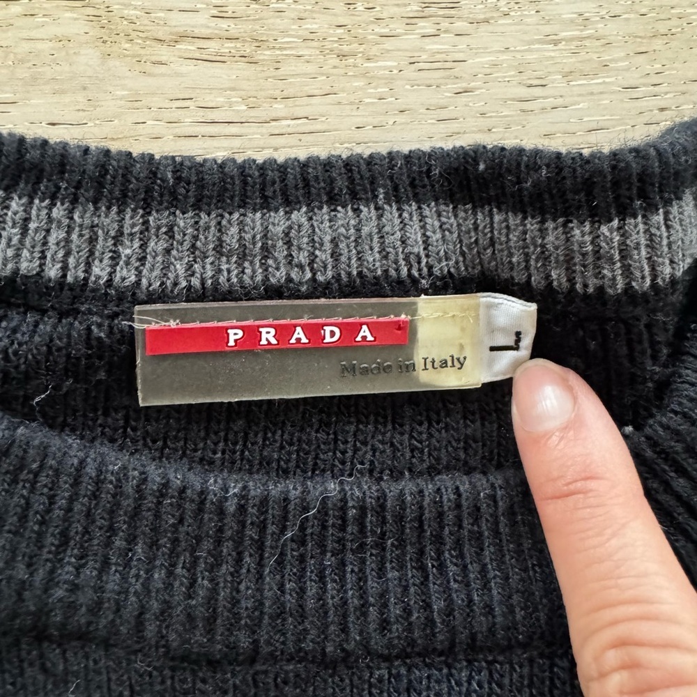Authentic vintage Prada Men's Black Sweater spellout logo L - Picture 6 of 10